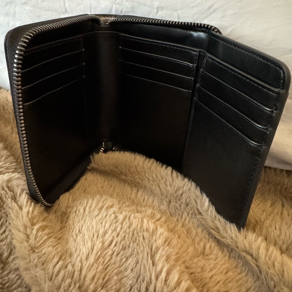 TUMI Metallic Gray Leather Trifold Wallet - Picture 4 of 5